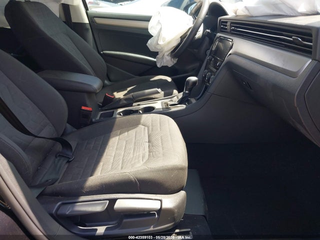 1VWAA7A31MC005888 Volkswagen Passat 2.0t S