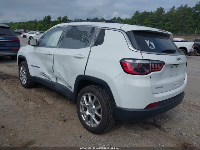 3C4NJDFB7NT181093 Jeep Compass