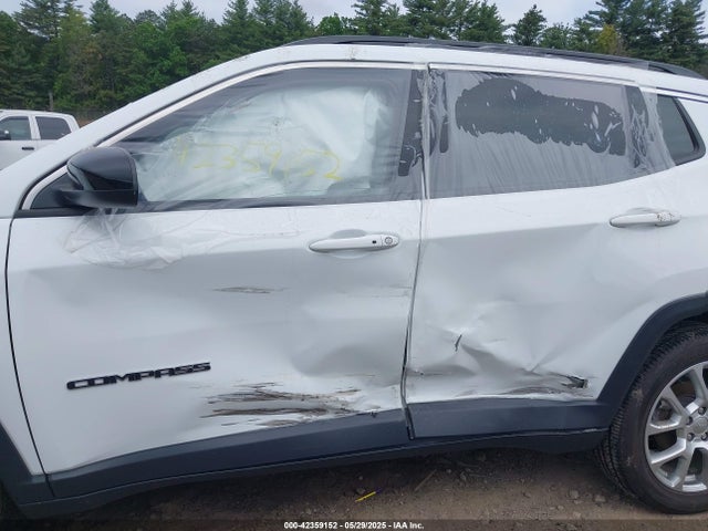 3C4NJDFB7NT181093 Jeep Compass