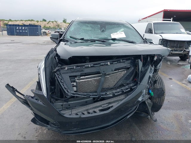 1GYKNCRS6NZ119099 Cadillac lgx