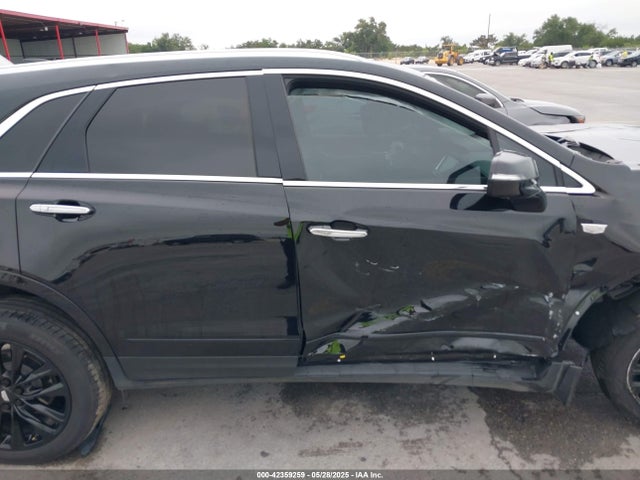 1GYKNCRS6NZ119099 Cadillac lgx