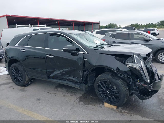 1GYKNCRS6NZ119099 Cadillac lgx
