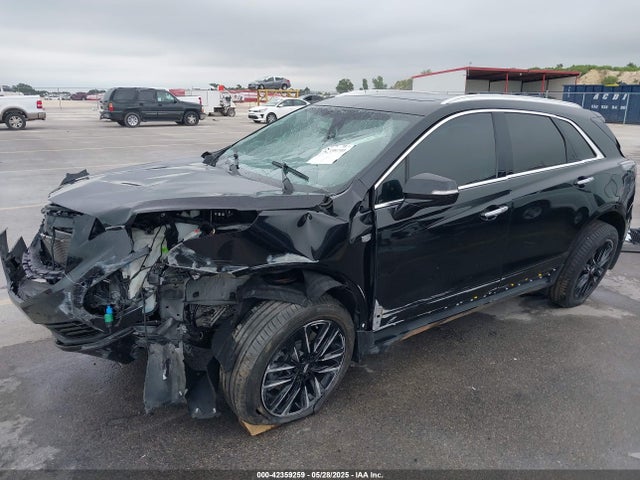 1GYKNCRS6NZ119099 Cadillac lgx