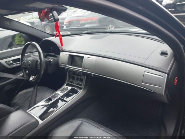 2015 JAGUAR XF SAJWJ0FF7F8U50114 Photo 4
