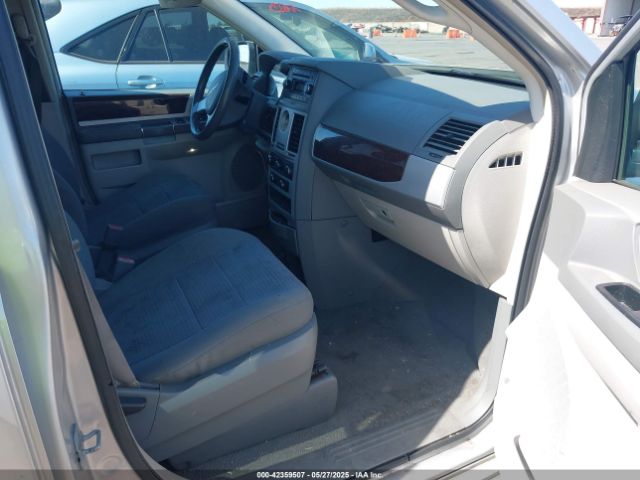 2010 CHRYSLER TOWN & COUNTRY 2A4RR5D16AR492032 Photo 4