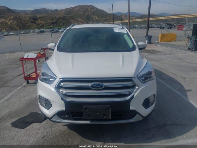 1FMCU9J90JUC89681 Ford Escape Titanium