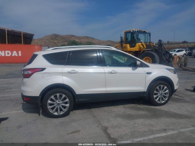 1FMCU9J90JUC89681 Ford Escape Titanium