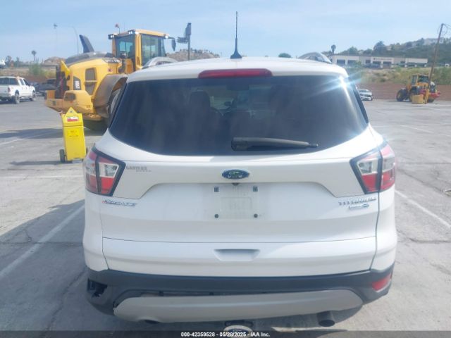 1FMCU9J90JUC89681 Ford Escape Titanium