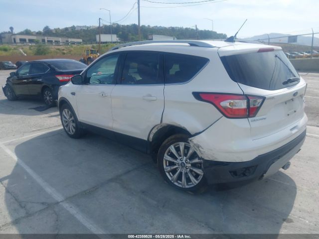 1FMCU9J90JUC89681 Ford Escape Titanium