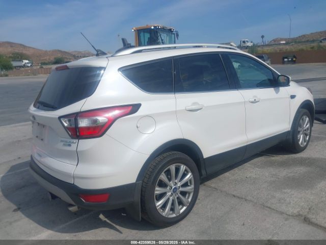 1FMCU9J90JUC89681 Ford Escape Titanium
