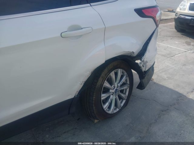 1FMCU9J90JUC89681 Ford Escape Titanium