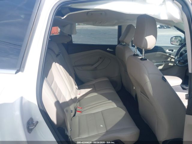 1FMCU9J90JUC89681 Ford Escape Titanium