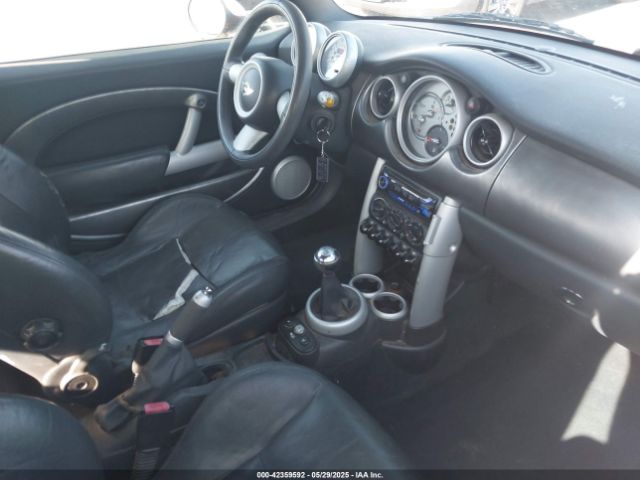 2005 MINI COOPER S WMWRH33525TF83816 Photo 4