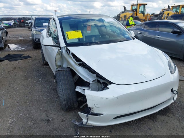 2022 TESLA MODEL Y 7SAYGDEF6NF449505 Photo 0