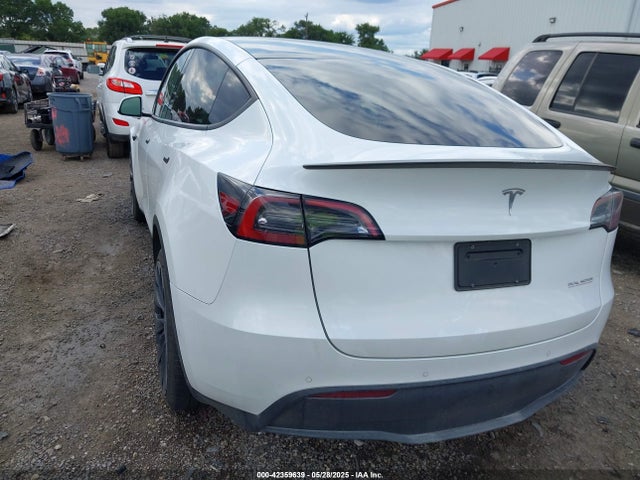 2022 TESLA MODEL Y 7SAYGDEF6NF449505 Photo 2