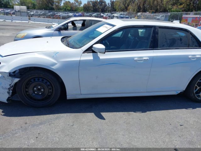 2C3CCABT8JH321092 Chrysler 300 300s