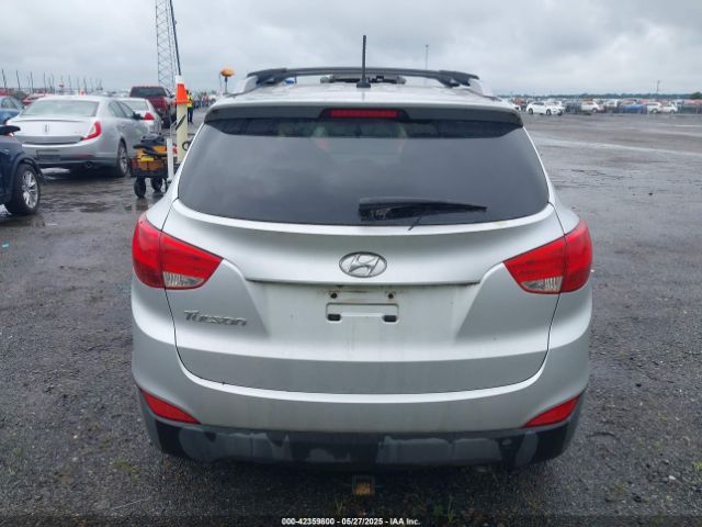 KM8JU3AG2FU047968 Hyundai TUCSON SE