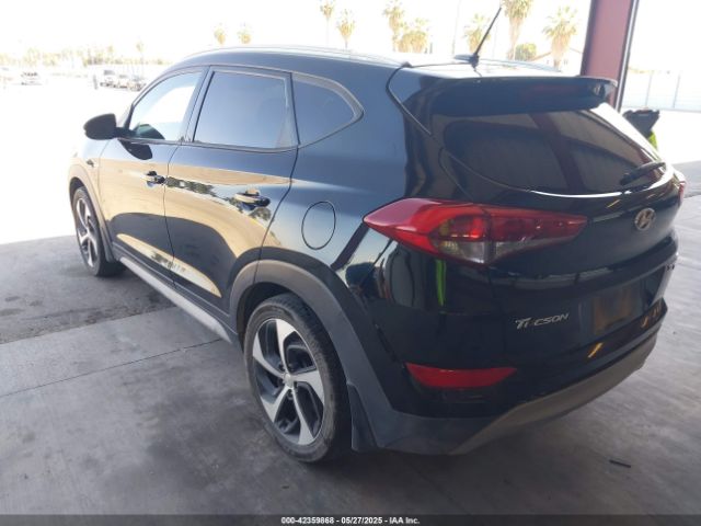 KM8J3CA2XHU534555 Hyundai Tucson Sport