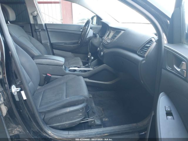 KM8J3CA2XHU534555 Hyundai Tucson Sport