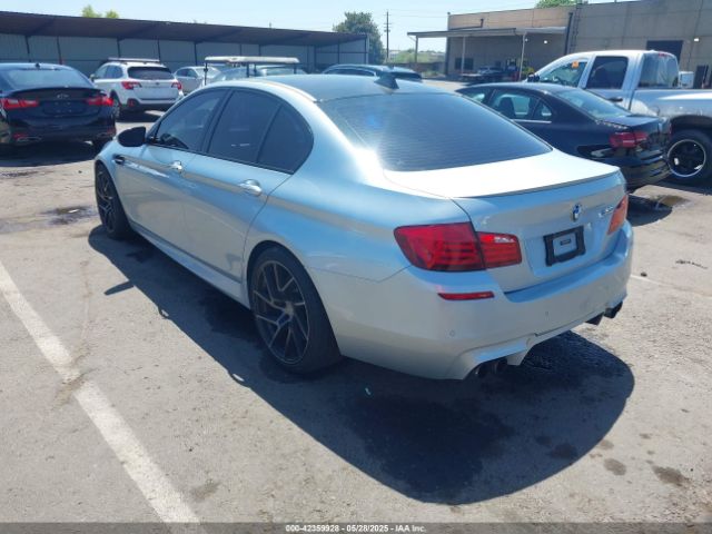 2013 BMW M5 WBSFV9C57DD096076 Photo 2