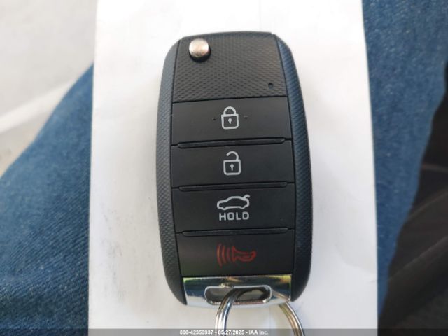 5XXGT4L30HG120703 KIA Optima Lx