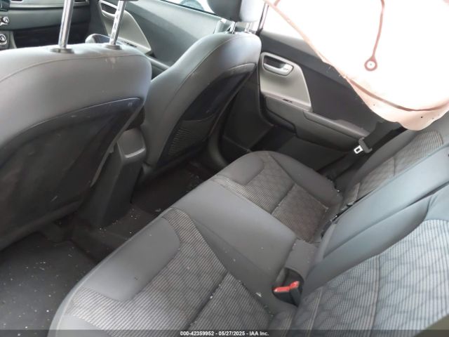 KNDCB3LC1H5038821 KIA NIRO LX