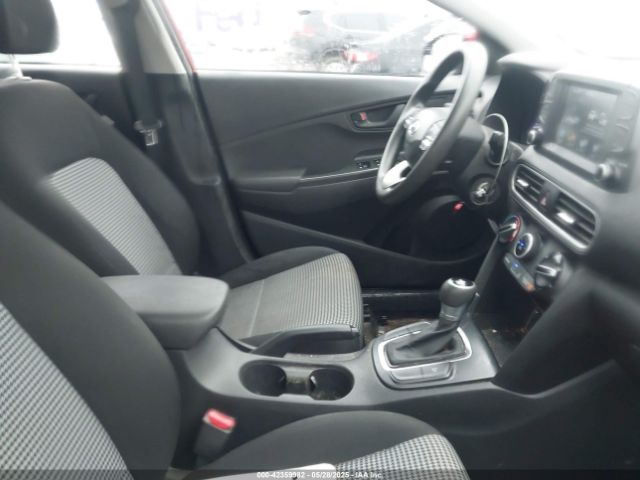 KM8K12AAXKU249681 Hyundai Kona Se