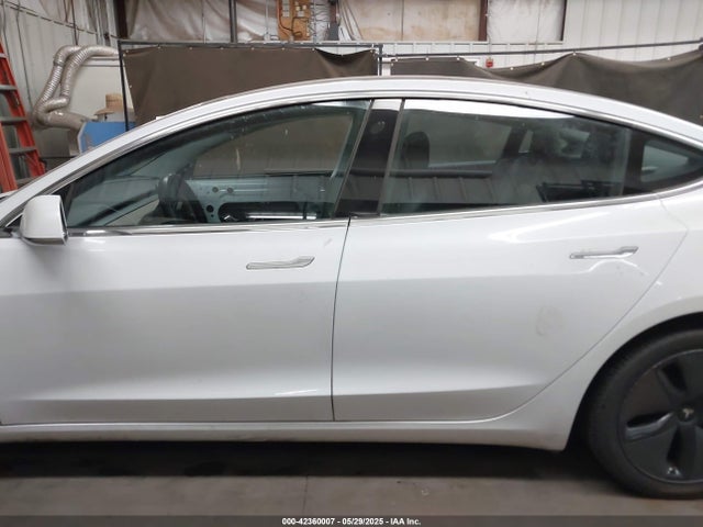 5YJ3E1EA9JF044426 Tesla MODEL 3