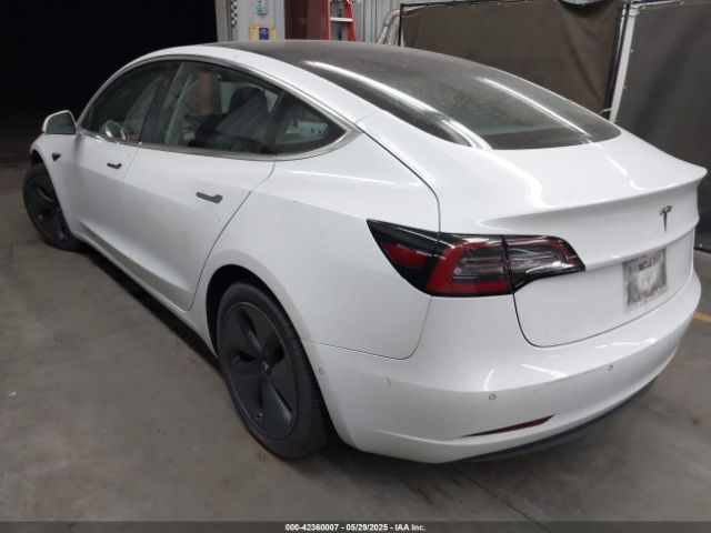 2018 TESLA MODEL 3 5YJ3E1EA9JF044426 Photo 2