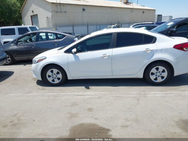 3KPFL4A78JE205935 KIA FORTE LX