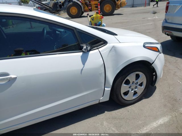 3KPFL4A78JE205935 KIA FORTE LX