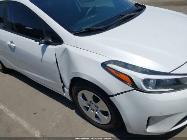 3KPFL4A78JE205935 KIA FORTE LX