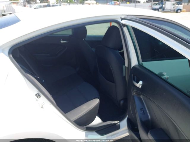3KPFL4A78JE205935 KIA FORTE LX