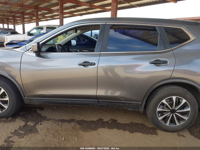 JN8AT2MTXGW017881 Nissan 2016