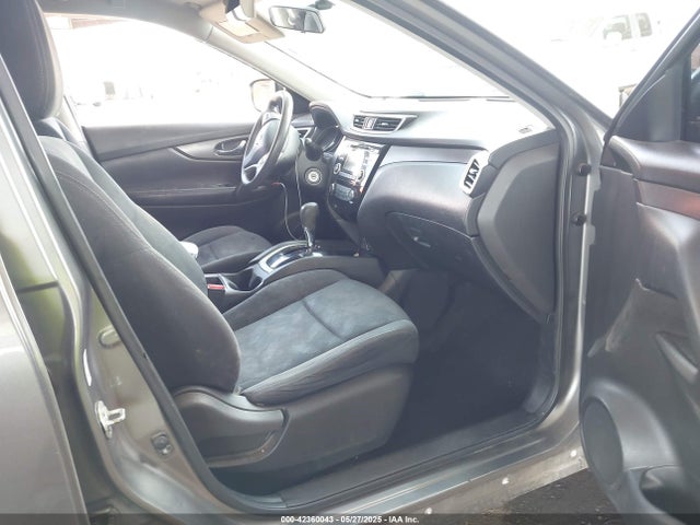 JN8AT2MTXGW017881 Nissan 2016