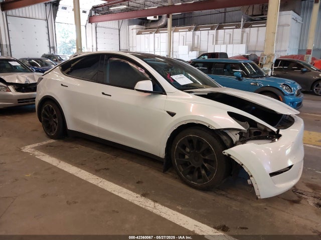 2023 TESLA MODEL Y 7SAYGDEE7PF936772 Photo 0