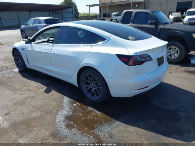 2018 TESLA MODEL 3 5YJ3E1EA1JF051001 Photo 2