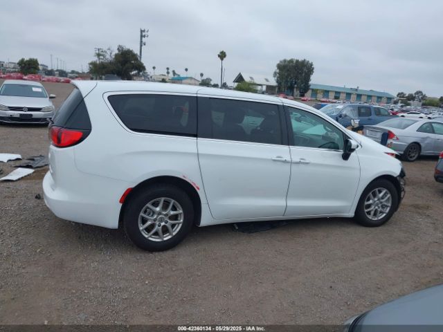 2C4RC1CG5NR160126 Chrysler Voyager
