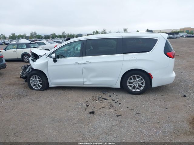 2C4RC1CG5NR160126 Chrysler Voyager