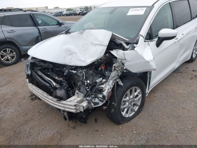 2C4RC1CG5NR160126 Chrysler Voyager