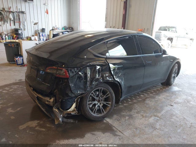 2024 TESLA MODEL Y 7SAYGDEE9RA302640 Photo 3