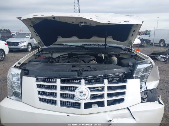 2011 CADILLAC ESCALADE 1GYS4CEF9BR313567 Photo 9