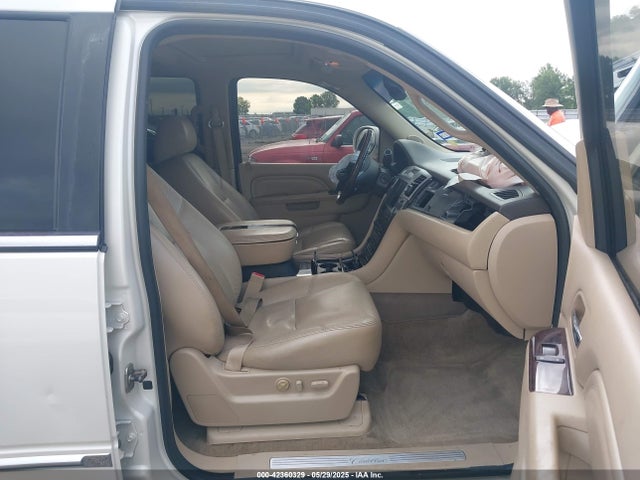 2011 CADILLAC ESCALADE 1GYS4CEF9BR313567 Photo 4