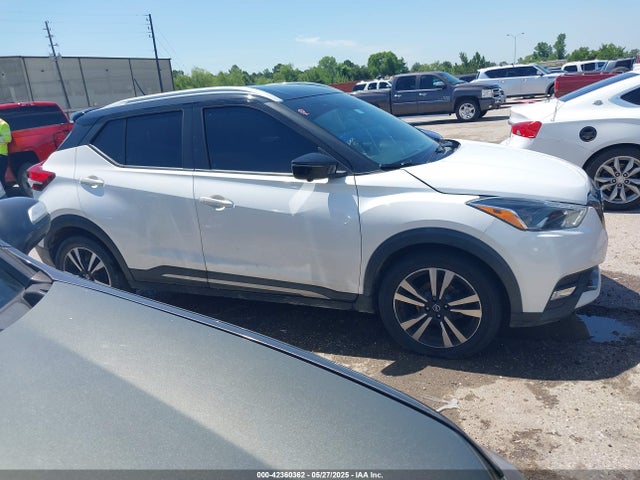 3N1CP5CU1KL485214 Nissan KICKS SR