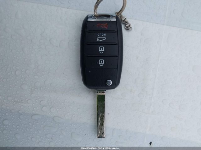 5XXGT4L33JG189164 KIA Optima S