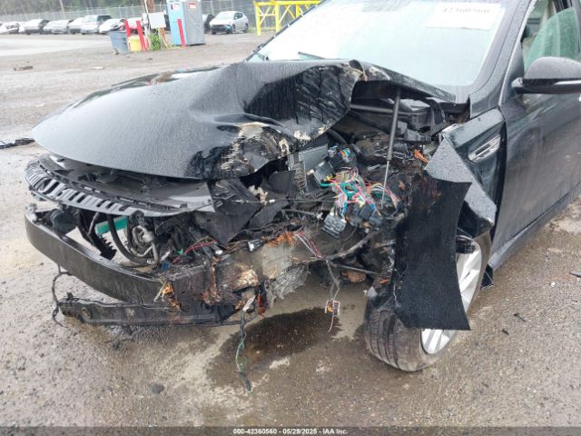 5XXGT4L33JG189164 KIA Optima S
