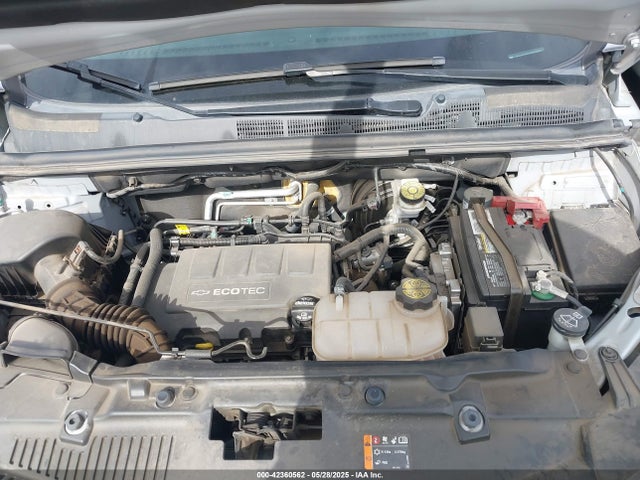 KL7CJKSB8JB574028 Chevrolet TRAX LS