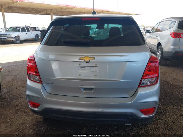 KL7CJKSB8JB574028 Chevrolet TRAX LS