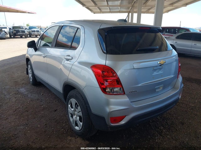 KL7CJKSB8JB574028 Chevrolet TRAX LS