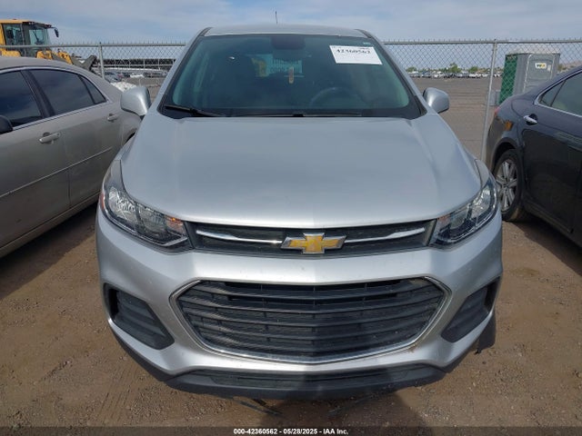 KL7CJKSB8JB574028 Chevrolet TRAX LS